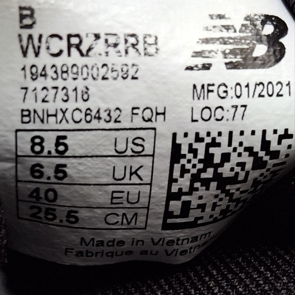 New Balance Sneaker - Picture 4 of 16